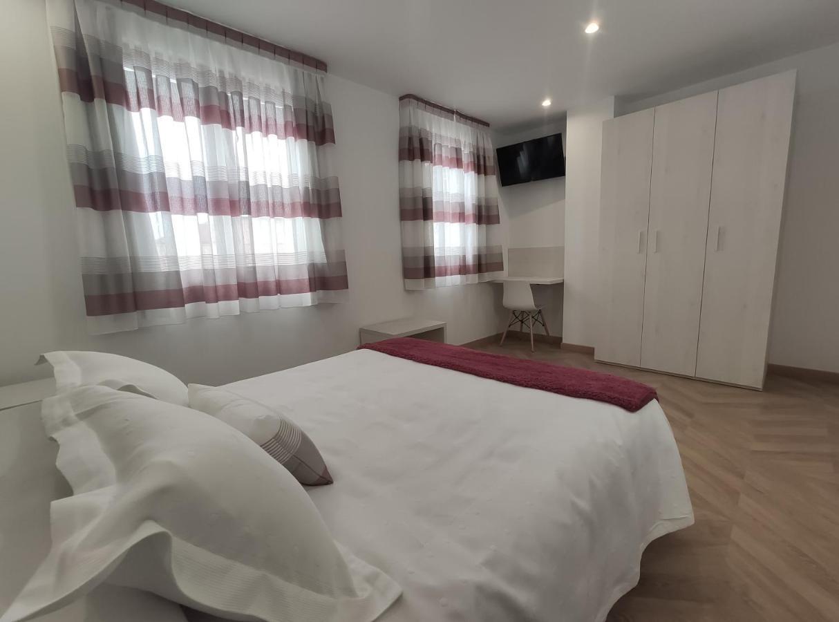 Hostal Oleo Auto Check-In Santander Eksteriør bilde